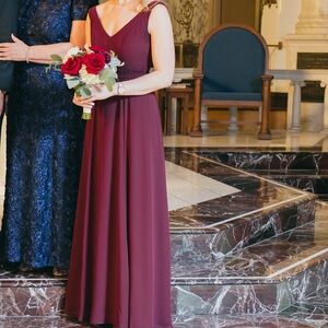 Size 4 deep maroon bridesmaid dress!